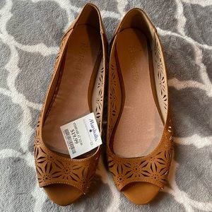NWT Restricted brand light brown open toe flats